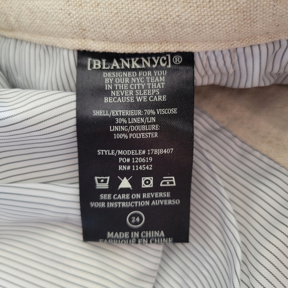 New Blank NYC Shelly Cream Belted Shorts. - Picture 7 of 8